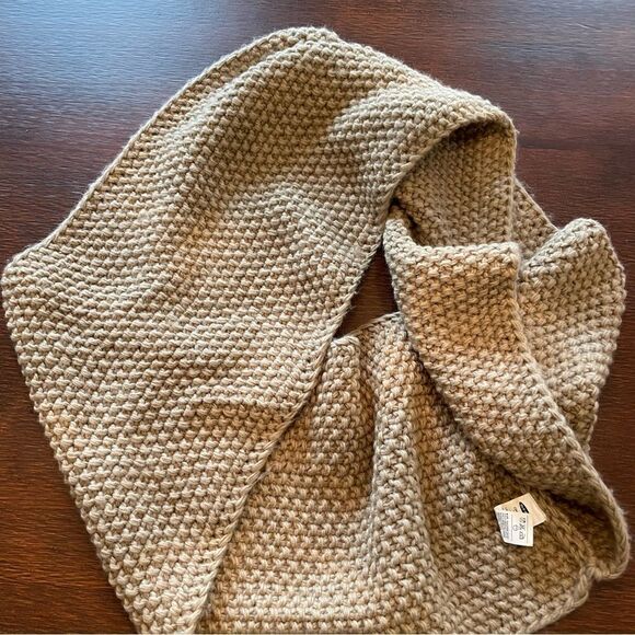 Bundle of 4 Knit Yarn Infinity Scarves - Picture 2 of 9